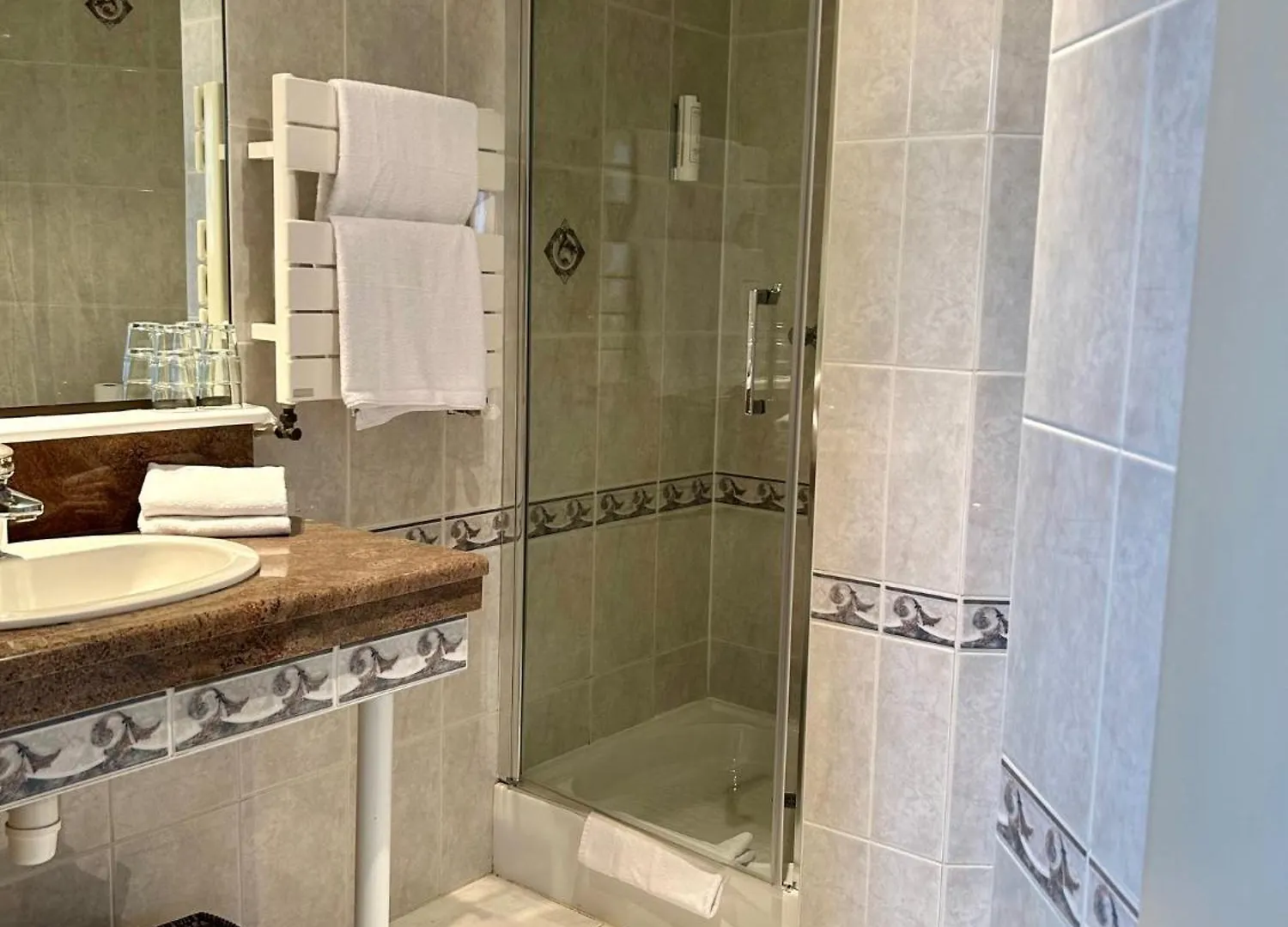 Cit'Hotel Le Challonge Dinan France