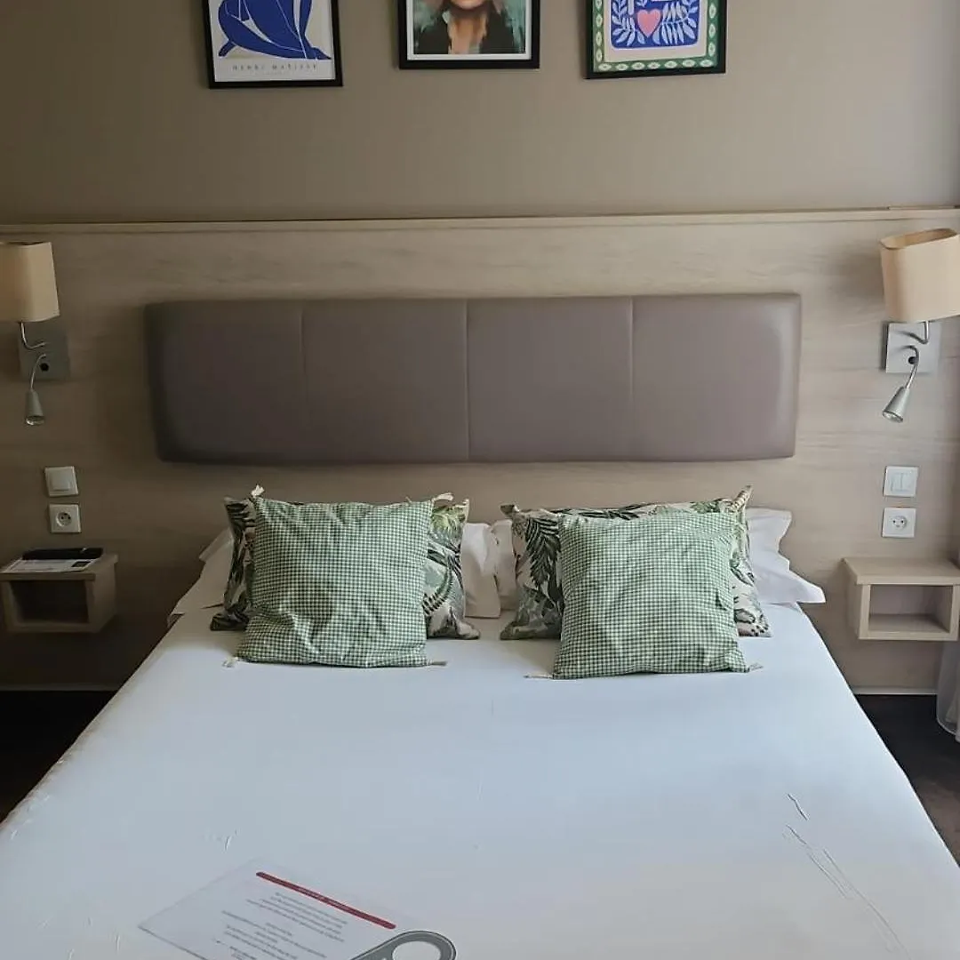 Cit'Hotel le Challonge Dinan 3*,